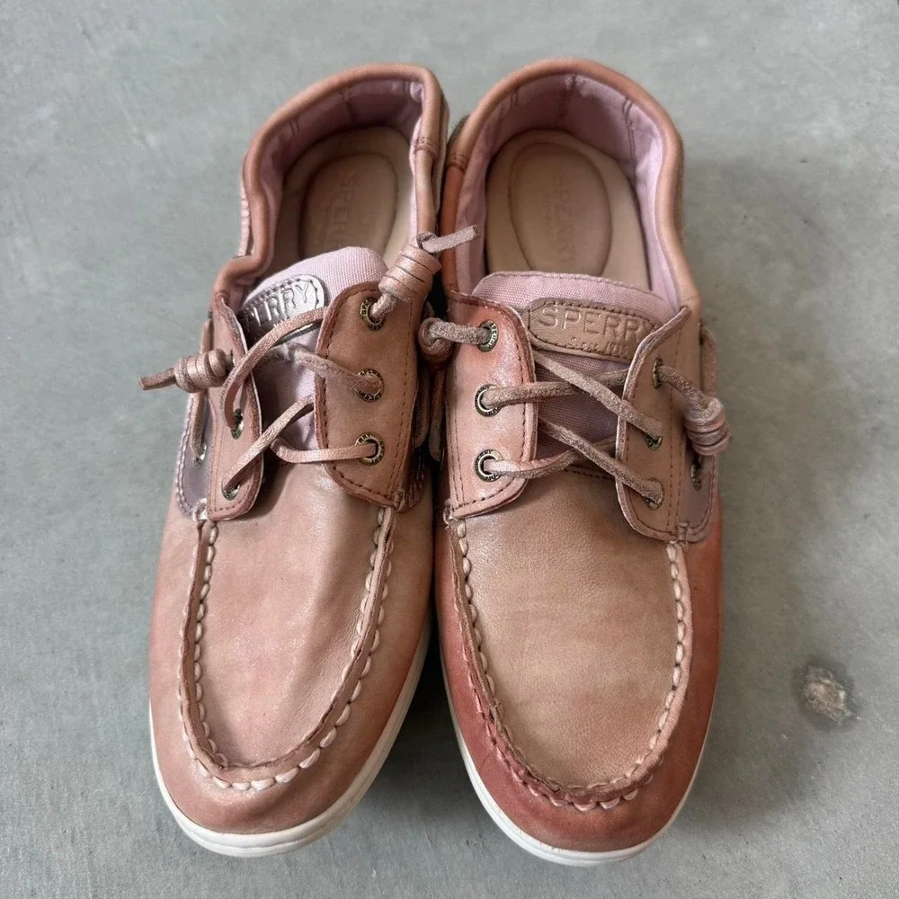 Sperry pink leather boat shoes Sz 8